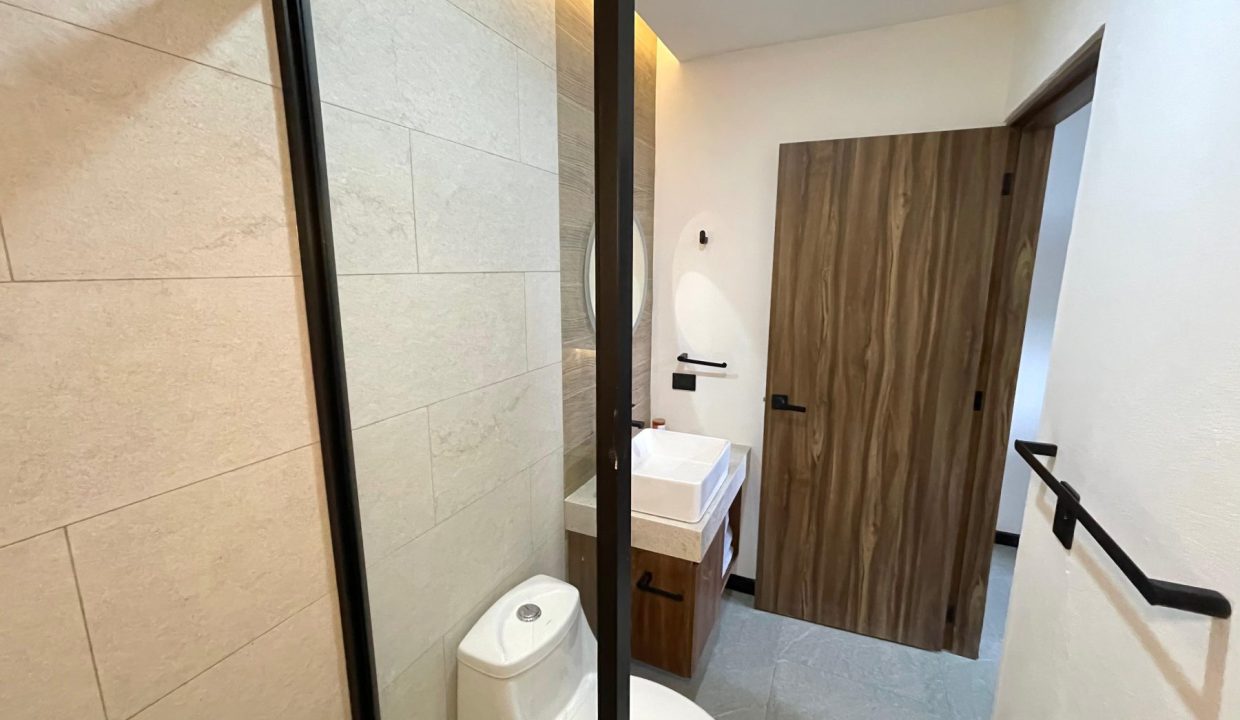 045e1349-5b63-46d5-920b-b61b2c9bb1a4