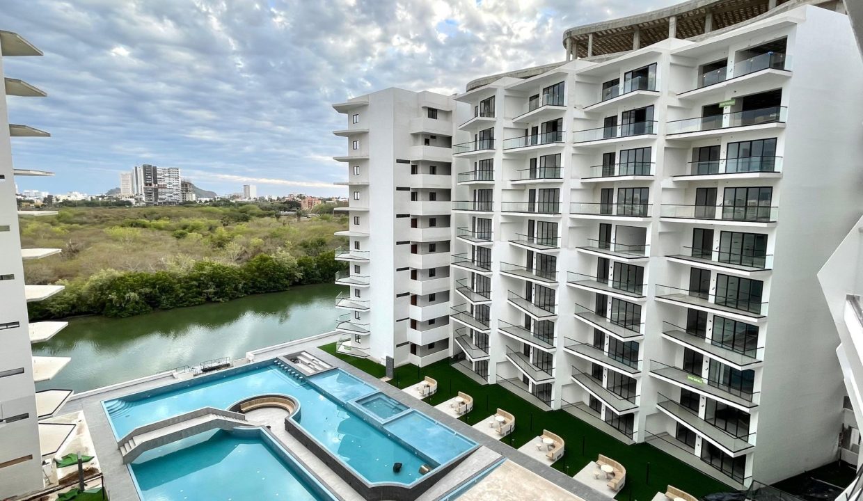 2d03c827-ff2a-451a-b8ff-8ff5d9f75e78