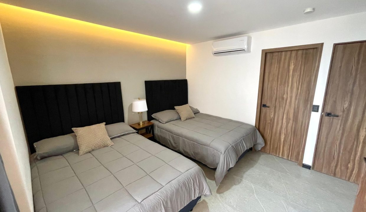 d691d068-879c-4b5c-ad1f-819a65cb36c3